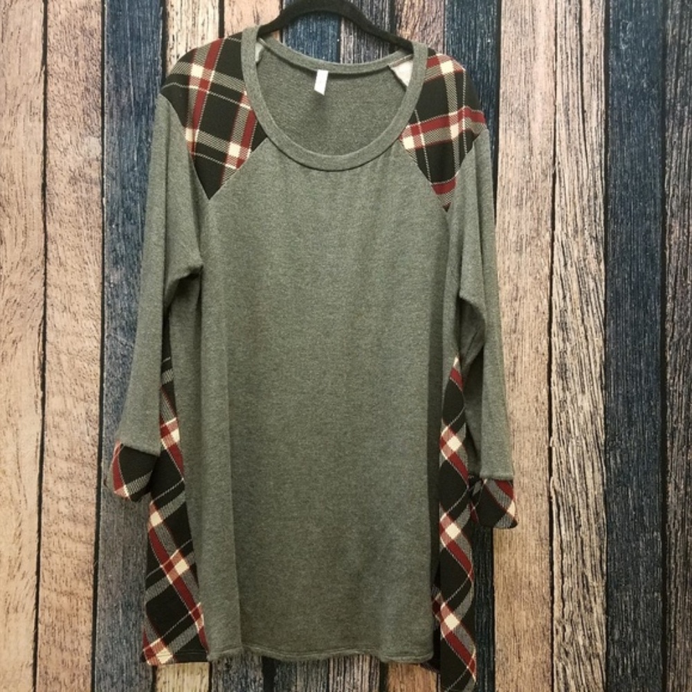 Gray Scoop Neck Tunic with Plaid Accents